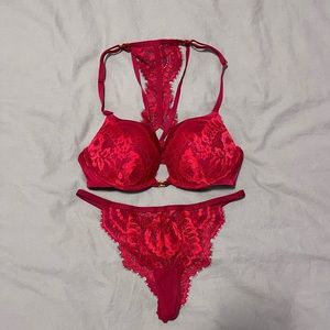 La senza beyond sexy red lingerie set